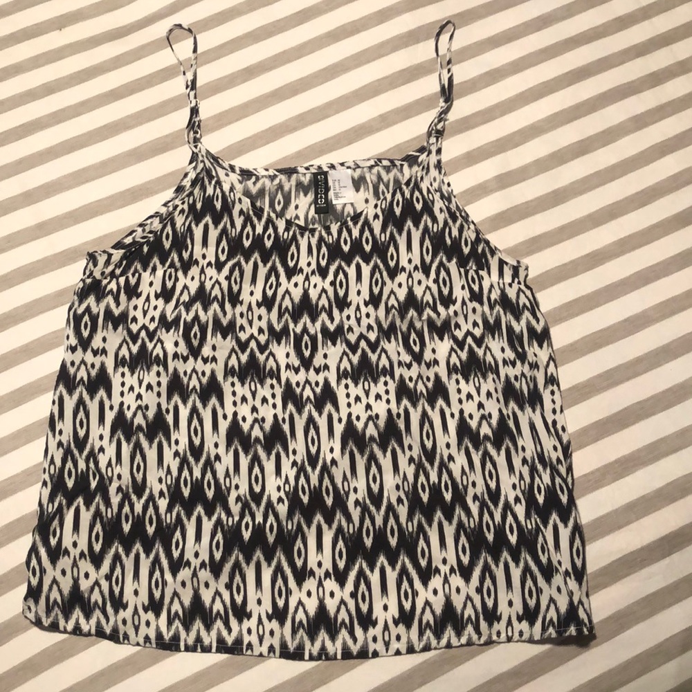 Black and white spaghetti strap tank top.